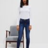 Push up tight jeans