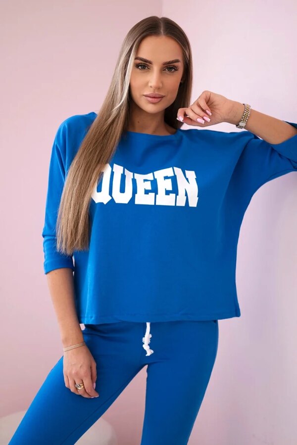 Set with Queen print in blue-purple color