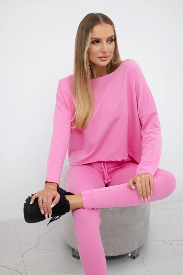 Set with an oversized blouse in light pink color