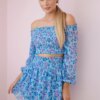 Set with blue flowers