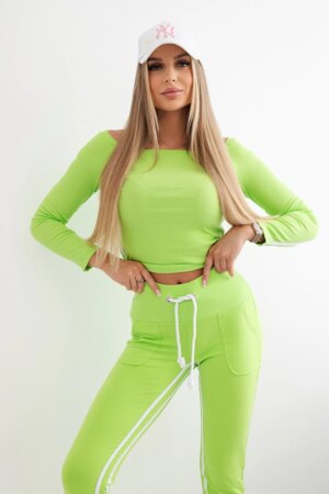 Set with double green stripe