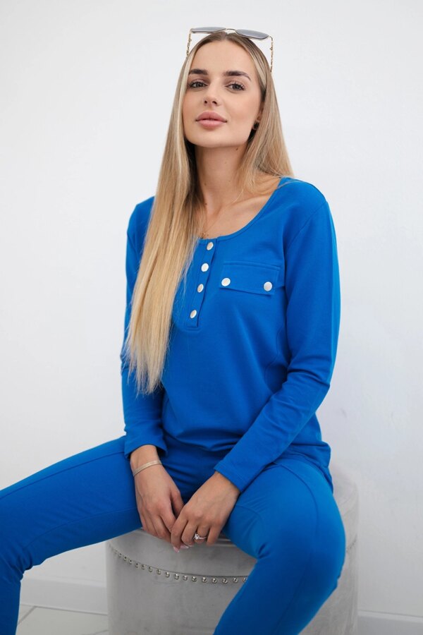 Set with press stud neckline in purple blue color