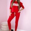 Set with red Queen print