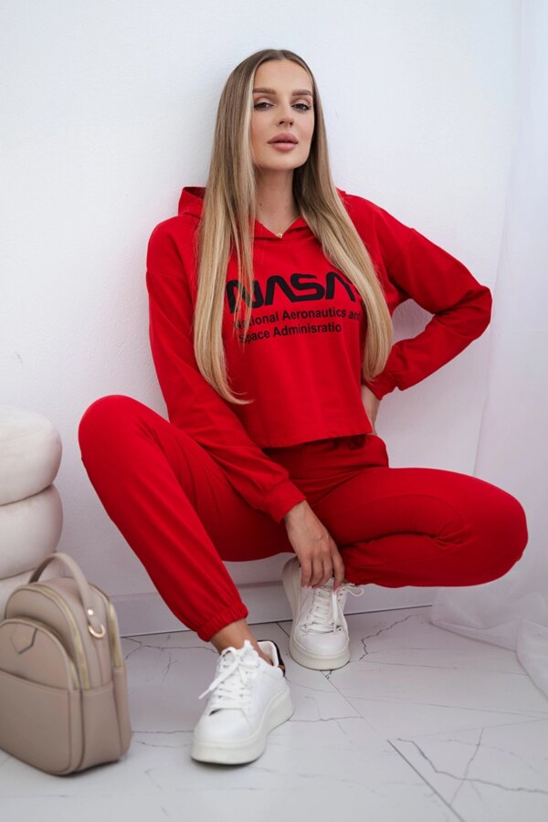 Set with red print