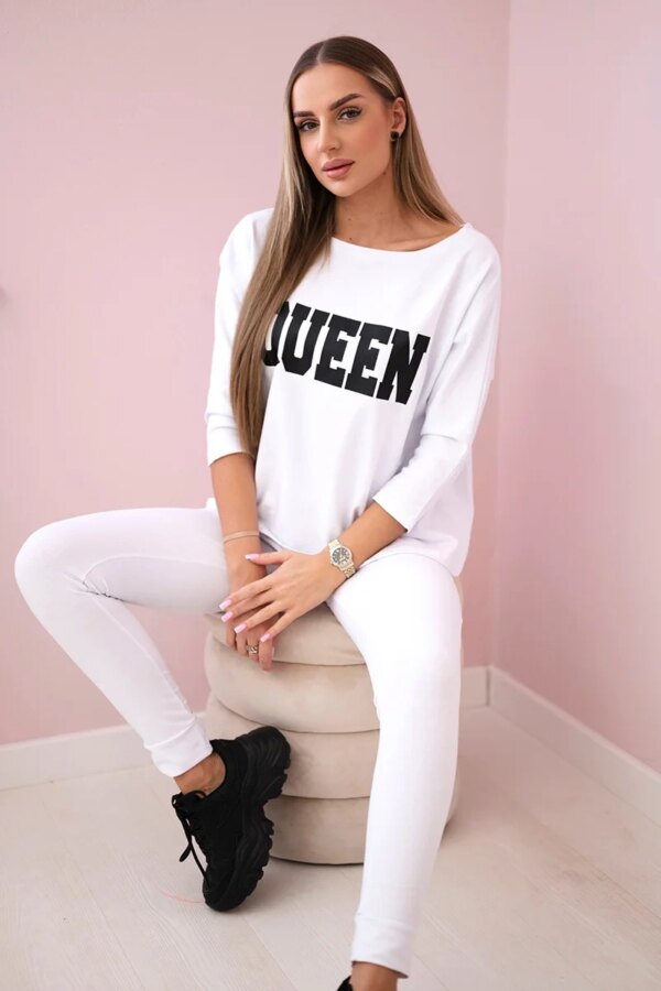 Set with white Queen print Set with white Queen print