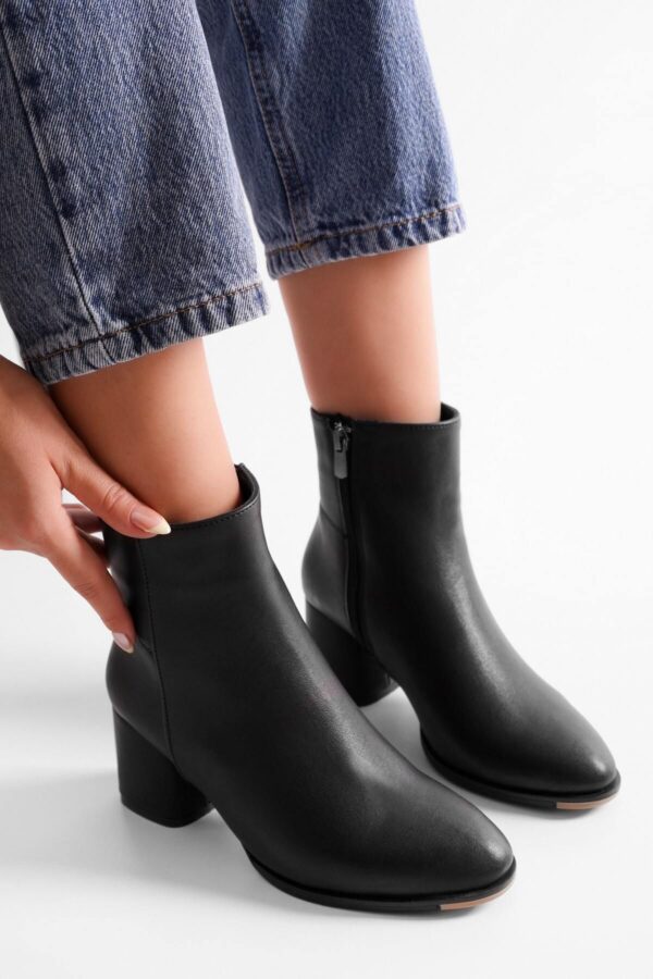Shoeberry Women's Haylee Black Skin Heels Boots