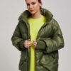 Short jacket with collar