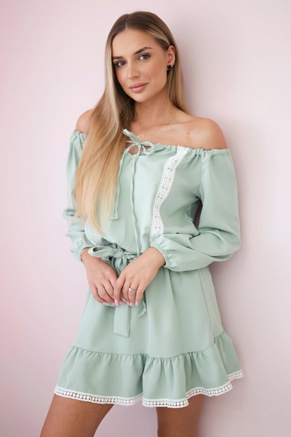 Shoulder dress and lace light green