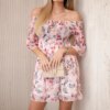 Shoulder dress with floral pattern powder pink