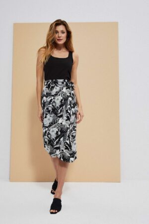 Skirt with a floral print