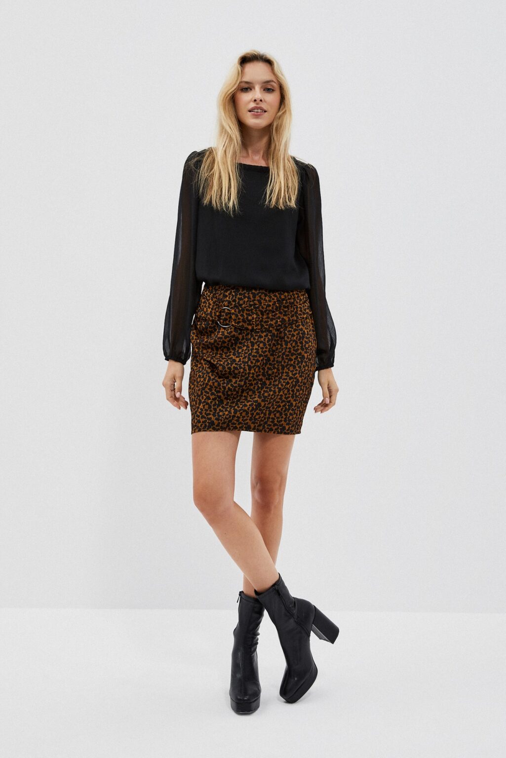 Skirt with print and metallic thread