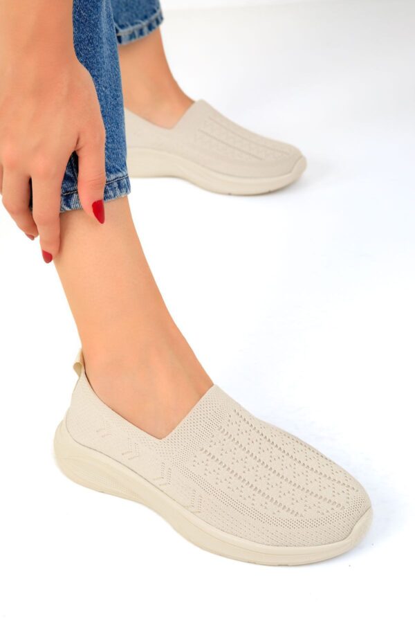Soho Beige Women's Sneakers 19448