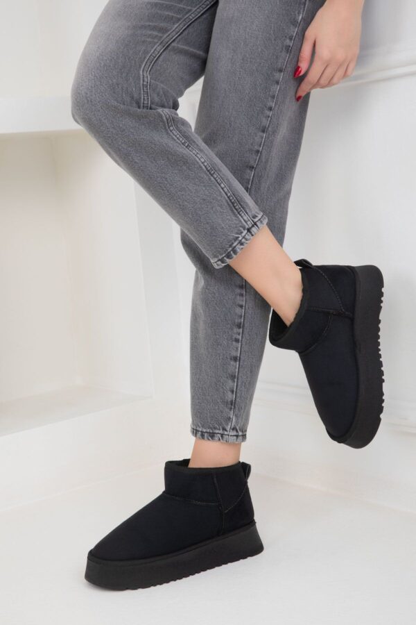Soho Black Suede Women's Boots & Booties 18351