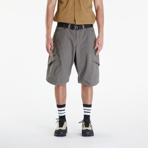 Sort Poutnik by Tilak Quest Shorts Khaki M-alacsony-ár