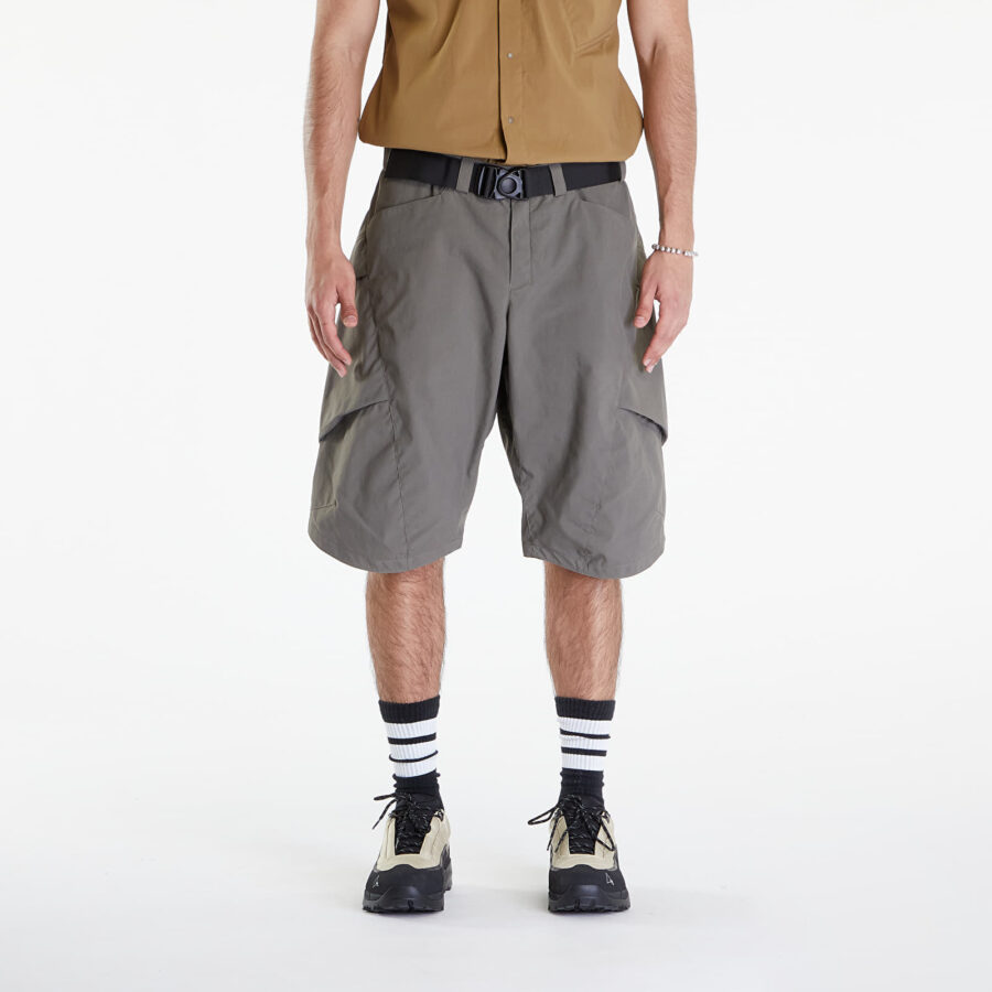 Sort Poutnik by Tilak Quest Shorts Khaki M-alacsony-ár