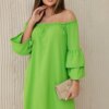 Spanish dress with pleats on the sleeve of bright green color