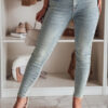 Spodnie damskie jeansowe skinny ze zdobieniem GLAMSKIN niebieskie Dstreet