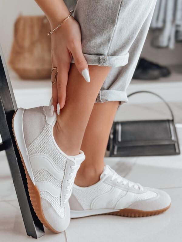 Sportowe sneakersy damskie INFAMES białe Dstreet
