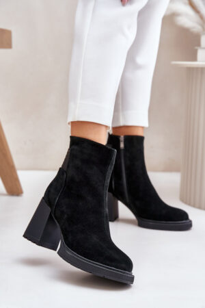 Suede ankle boots on heel insulated with D&A black Suede ankle boots on heel insulated with D&A black