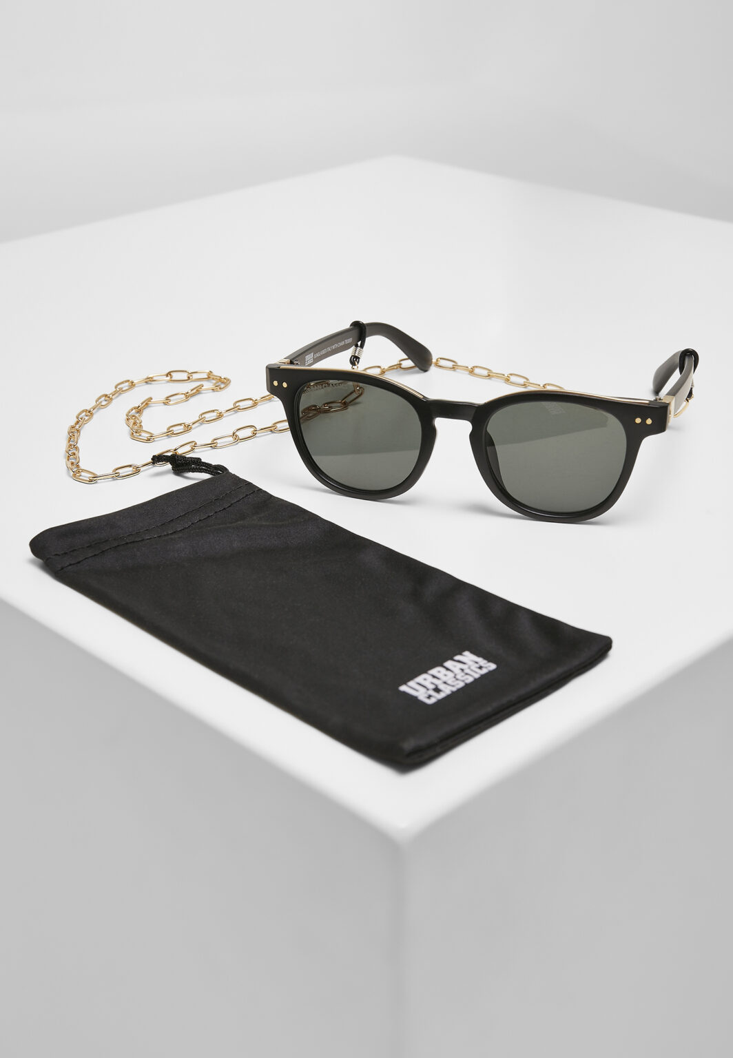 Sunglasses Italy with chain