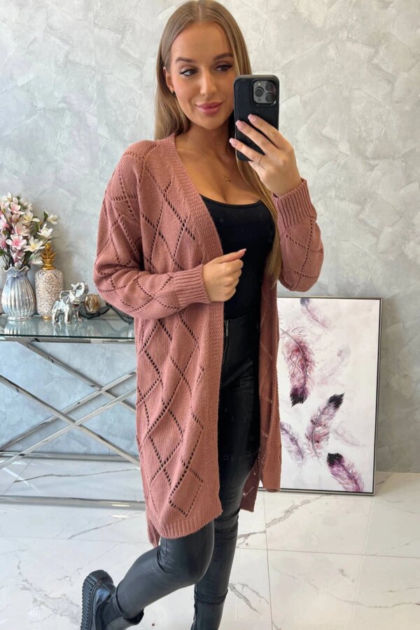 Sweater with a geometric pattern in dark pink