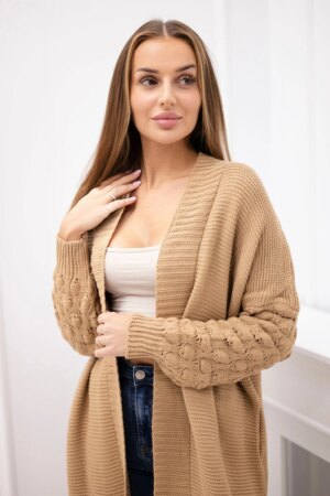 Sweater with bubbles on the camel sleeve