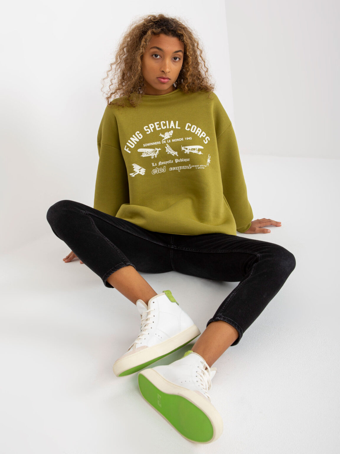 Sweatshirt-FA-BL-8138.23-olive