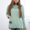 Sweatshirt with a long back and a hood in dark mint