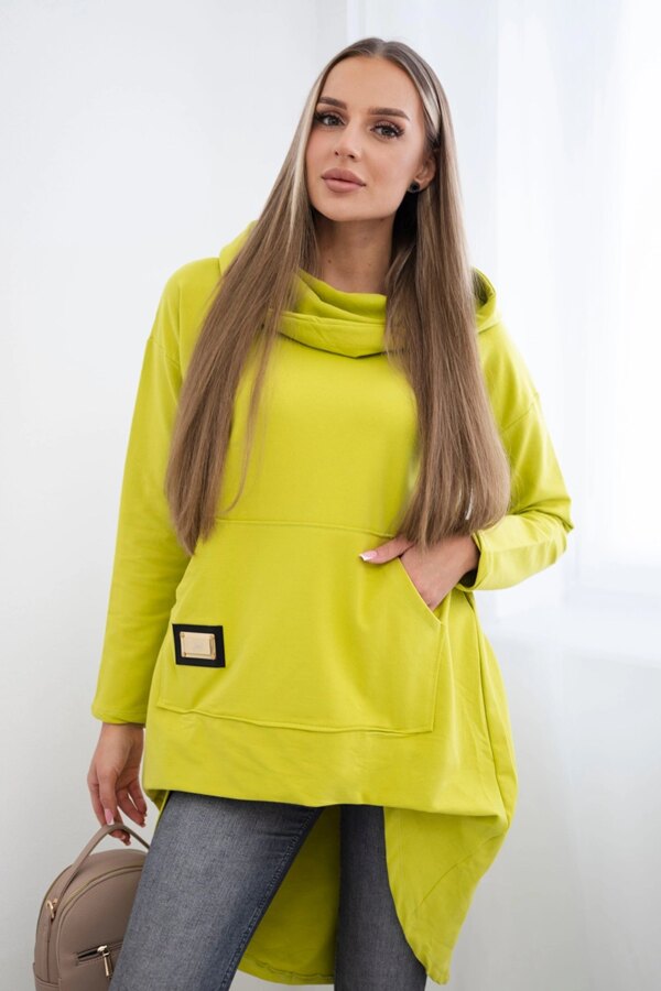 Sweatshirt with a long back and kiwi hood