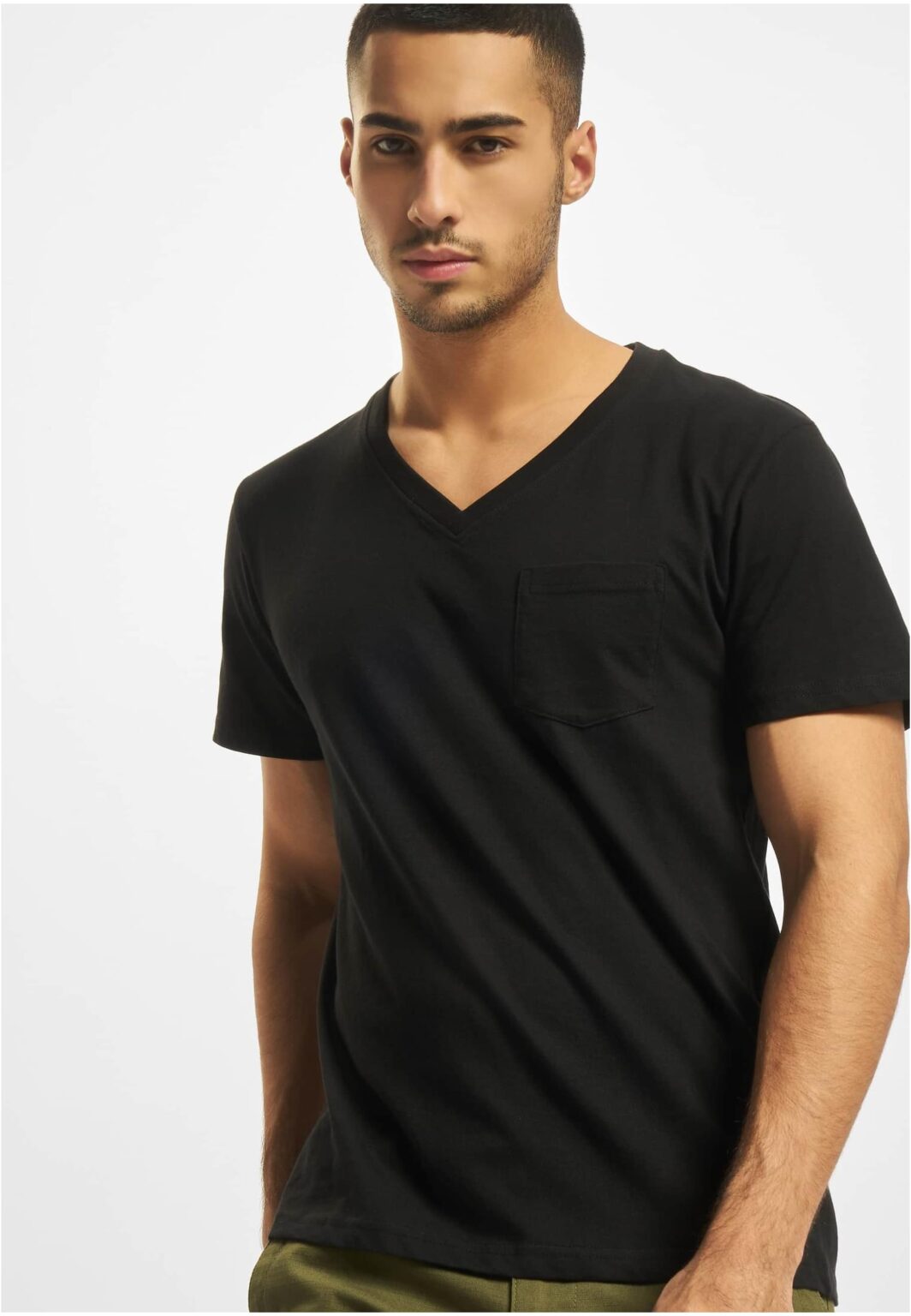T-shirt black