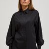 Tailored shirt with puff sleeves