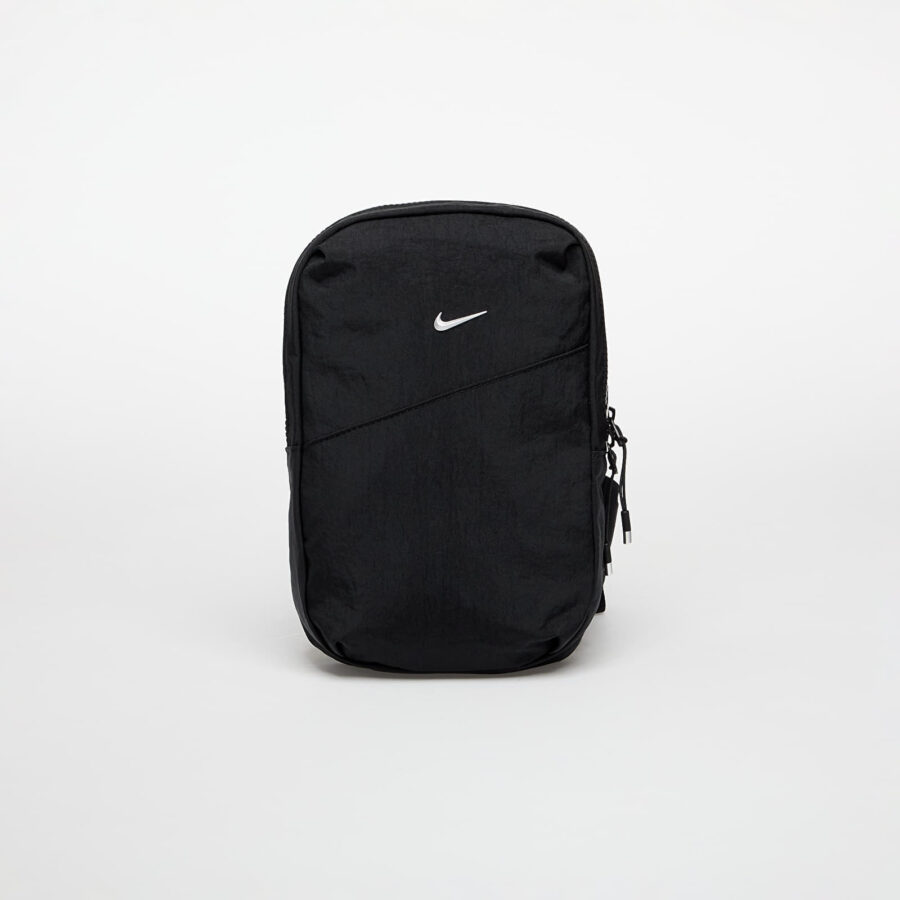 Táska Nike Aura Crossbody Bag 5L Black/ Black/ Matte Silver 5 l-alacsony-ár