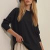 Trend Alaçatı Stili Women's Black Crew-neck Basic Seasonal Oversize Blouse with slits in the sides