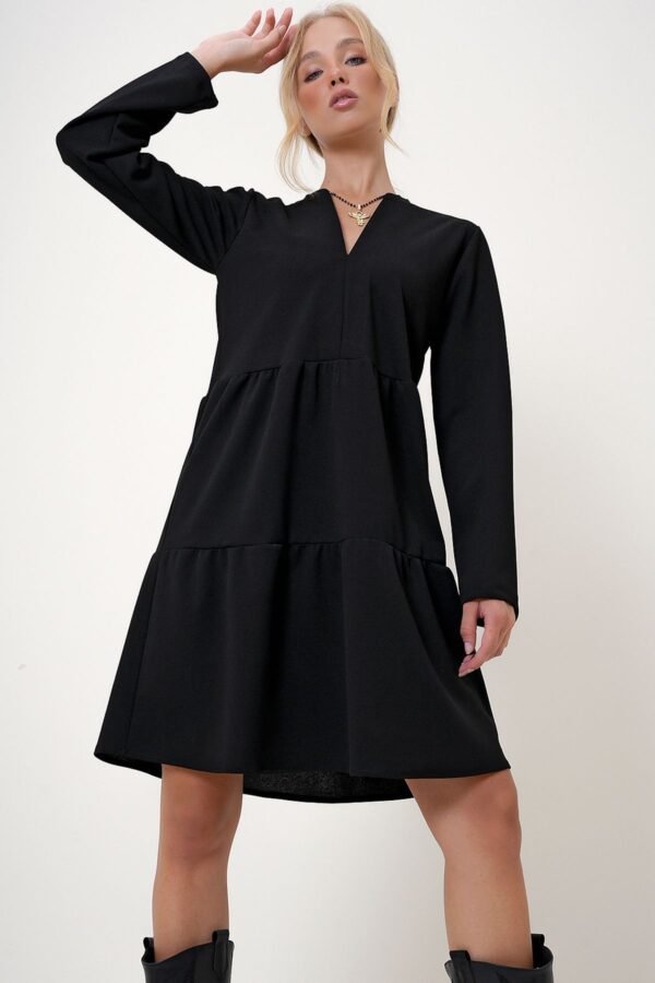 Trend Alaçatı Stili Women's Black V-Neck Layered Flounce Crepe Knit Dress