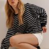 Trend Alaçatı Stili Women's Black and White Crew Neck Striped Two Thread Oversize Sweatshirt