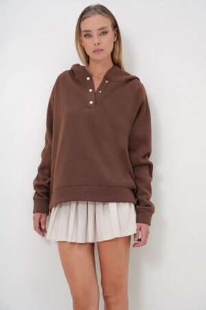 Trend Alaçatı Stili Women's Brown Hooded Snap Closure 3 Thread Inner Raising Oversize Sweatshirt Trend Alaçatı Stili Women's Brown Hooded Snap Closure 3 Thread Inner Raising Oversize Sweatshirt