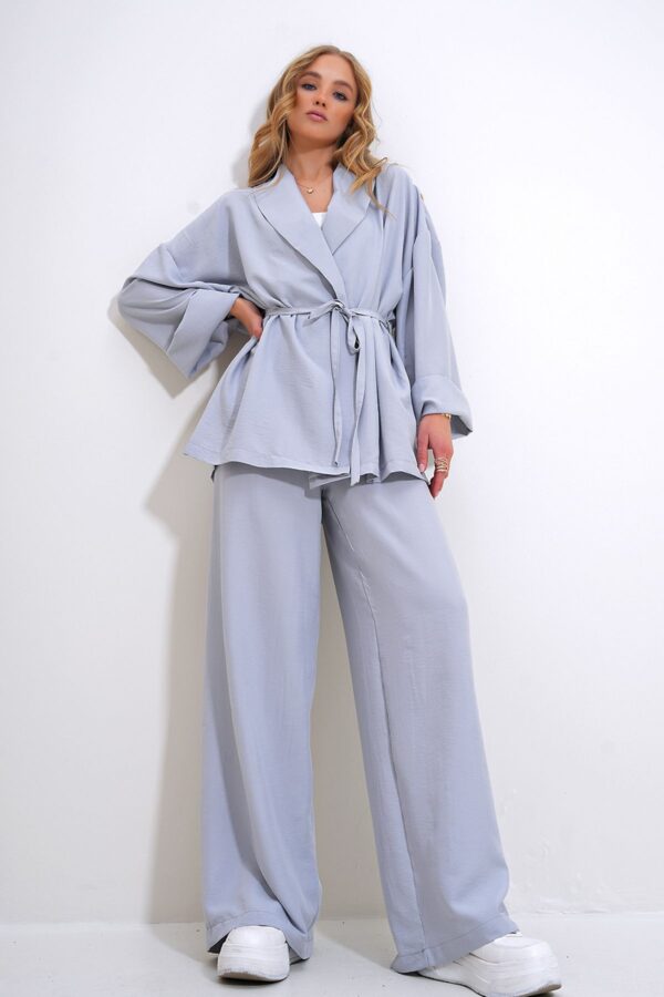 Trend Alaçatı Stili Women's Gray Wrinkled Look Blazer Jacket Top and Bottom Set