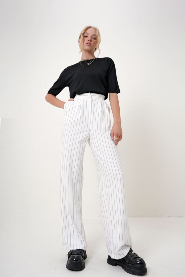 Trend Alaçatı Stili Women's White Double Pocket Pleated Striped Palazzo Pants