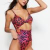 Trendyol Animal Print V-nyakú kivágott / ablakos magas szárú fürdőruha