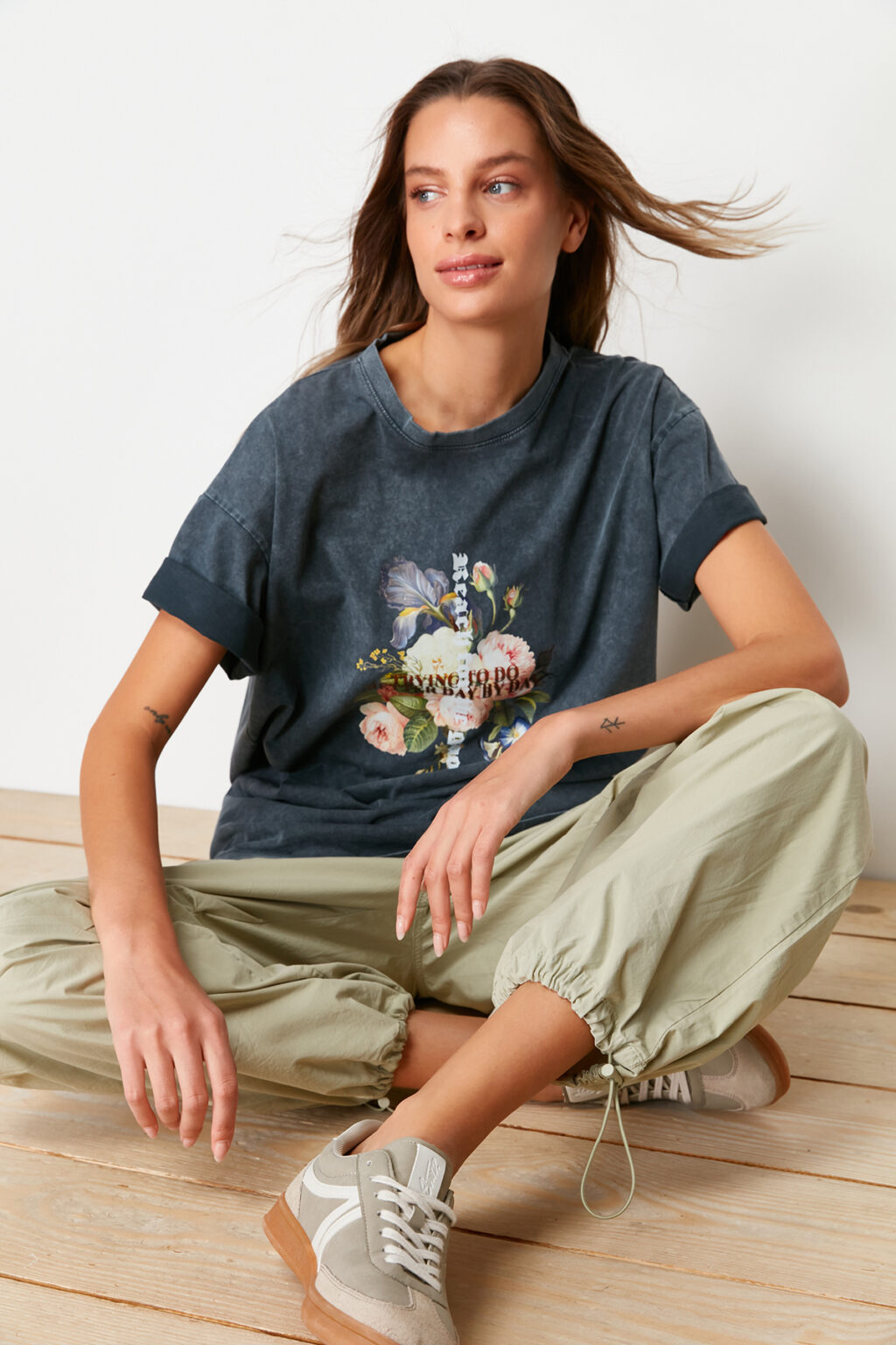 Trendyol Anthracite 100% Cotton Printed and Faded Effect Oversize/Wide Pattern Knitted T-Shirt