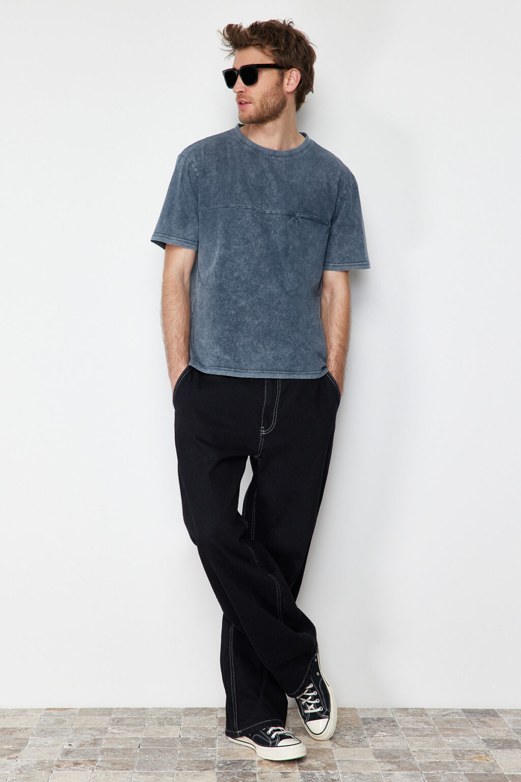 Trendyol Anthracite Oversize/Wide Cut 100% Cotton T-Shirt with Old/Faded Effect Pocket