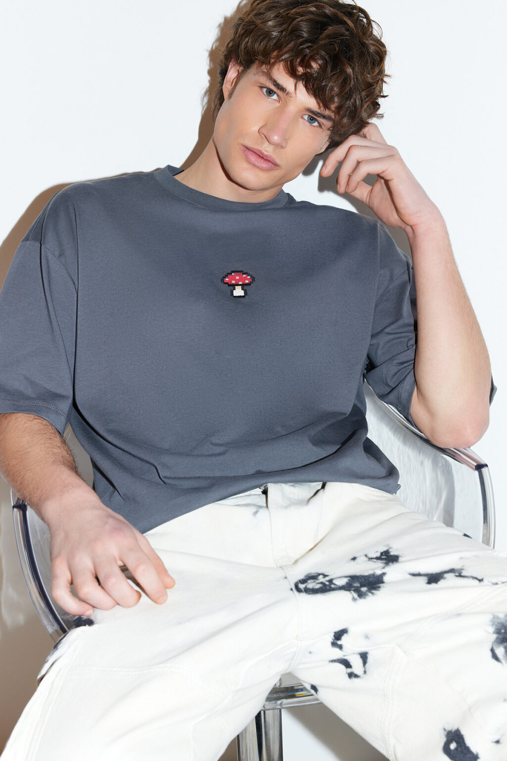 Trendyol Anthracite Oversize/Wide Cut Mushroom Embroidered 100% Cotton T-Shirt