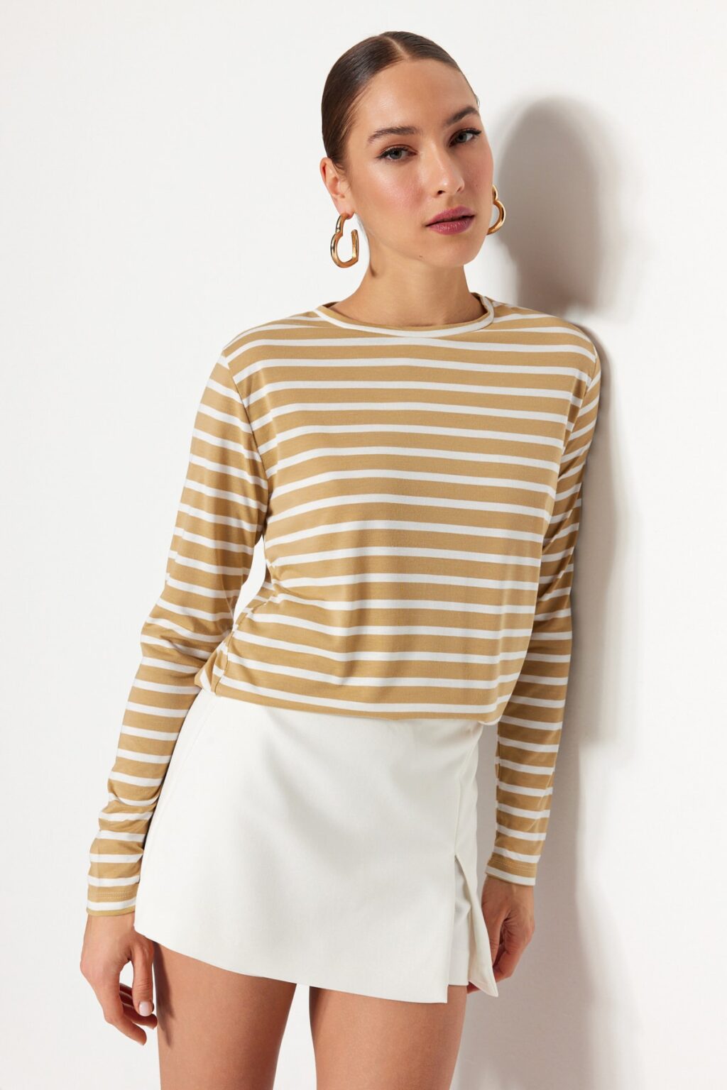 Trendyol Beige-Ecru Striped Regular/Normal Pattern Basic Crew Neck Knitted T-Shirt