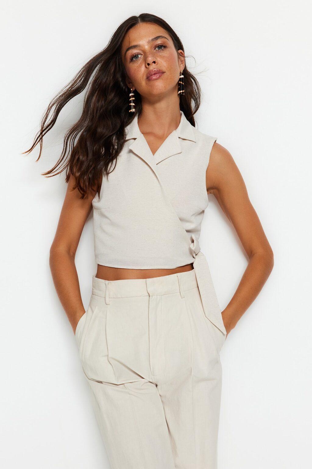 Trendyol Beige Tied Crop Woven Linen Look Blouse