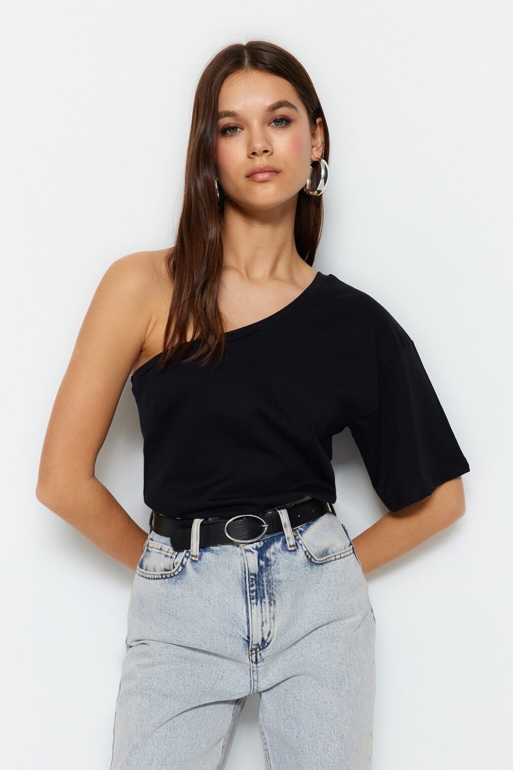 Trendyol Black Asymmetric Collar 100% Cotton Single Sleeve Regular/Normal Pattern Basic Knitted T-Shirt