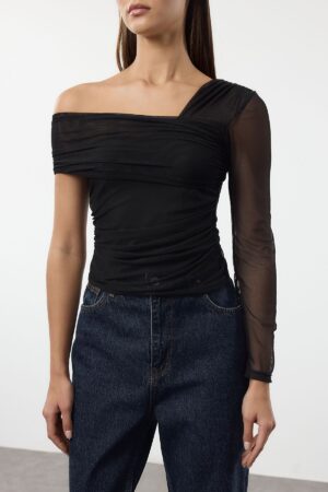 Trendyol Black Asymmetric Collar Body-Smoothing Flexible Knitted Blouse Trendyol Black Asymmetric Collar Body-Smoothing Flexible Knitted Blouse