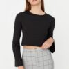 Trendyol Black Back Detail Crew Neck Flexible Crop Knitted Blouse