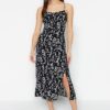 Trendyol Black Back Detail Strappy Shift/Straight Cut Slit Midi szőtt ruha