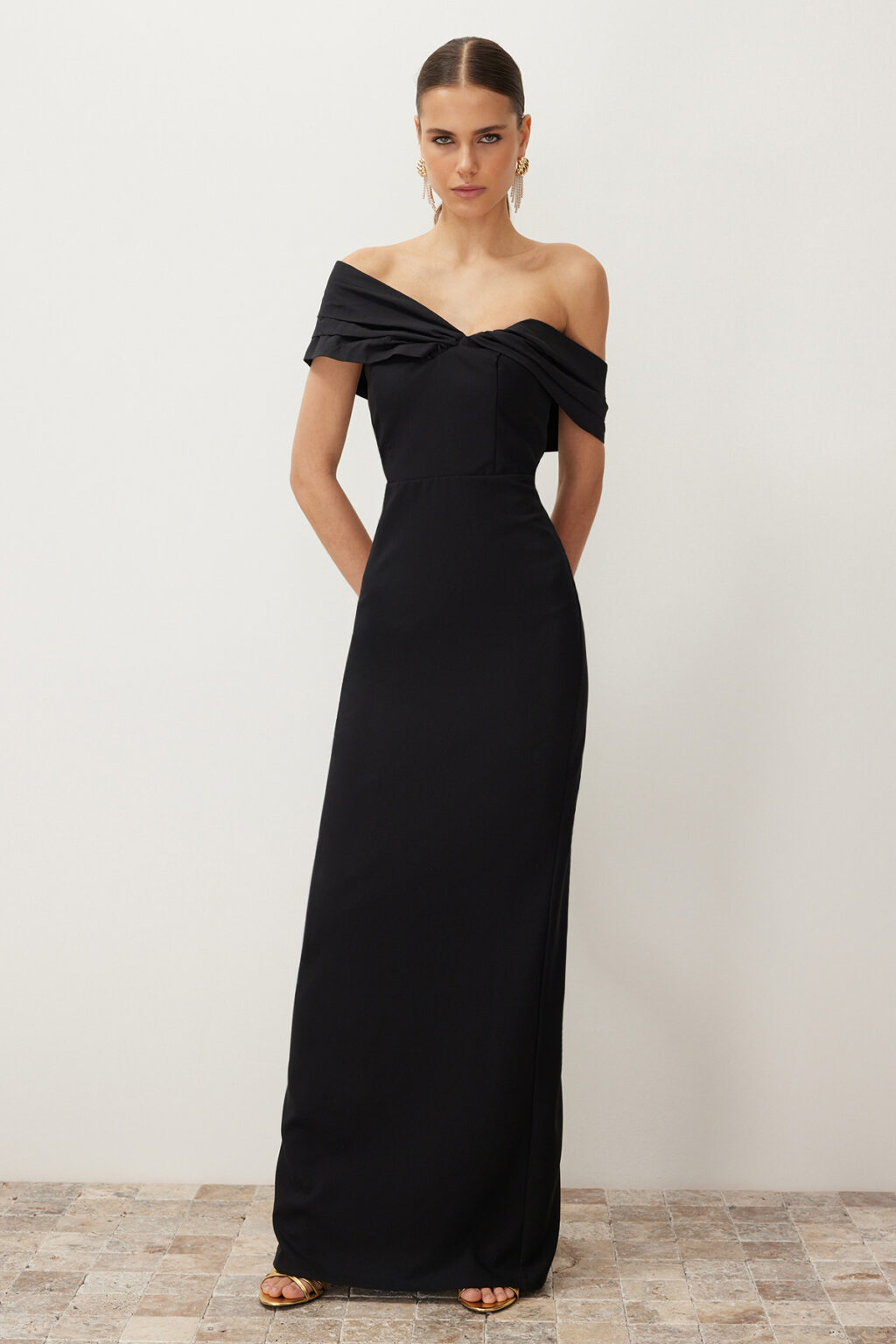 Trendyol Black Body-Styling Asymmetrical Collar Woven Poplin Long Elegant Evening Dress