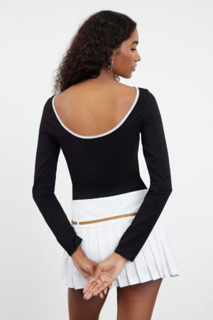 Trendyol Black Color Blocked Backless Fitted Knitted Blouse Trendyol Black Color Blocked Backless Fitted Knitted Blouse